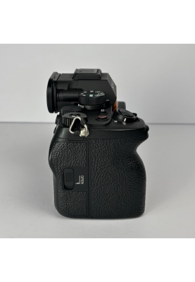 Sony a7 IV Mirrorless Camera with 28-70mm Lens
